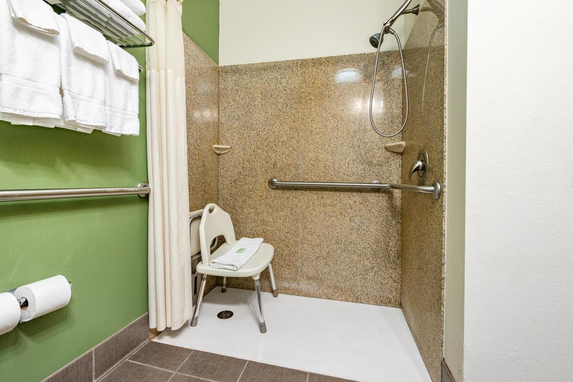 Queen Room Two Queen Beds Shower Mobility Accessible Non-Smoking,1286799370:JPEG